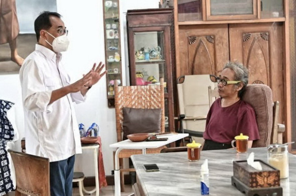 Menjenguk Sahabat Saat ke Yogya, Menhub: Semangat Terus Mas Butet