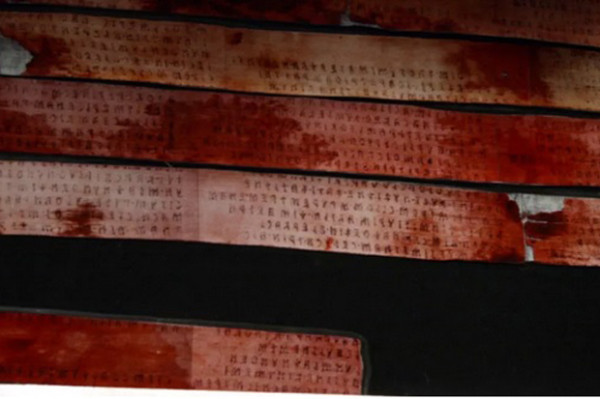 7 Manuskrip Kuno Paling Misterius yang Belum Terpecahkan hingga Kini