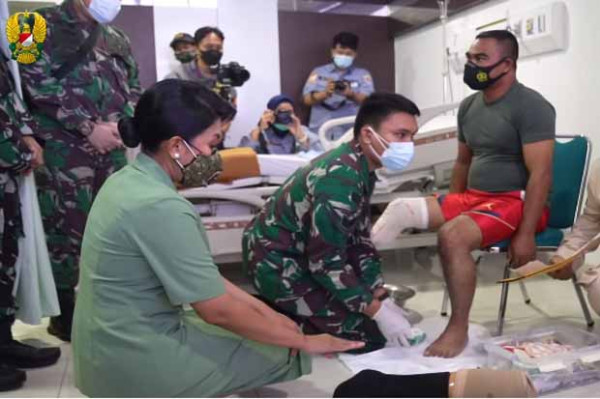 5 Potret Hetty Andika Perkasa, Istri Jenderal Andika yang Selalu Sayangi Prajurit