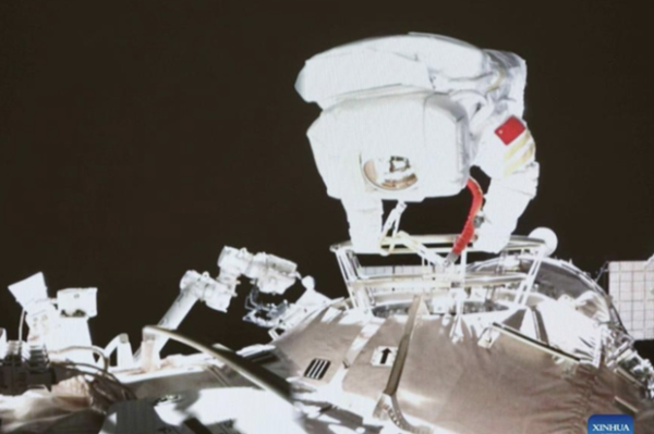 Wang Yaping, Taikonot Wanita Pertama China yang Melaksanakan Misi Space Walk