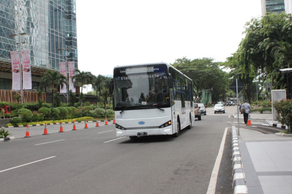Pengamat : Kendaraan Listrik Lebih Ideal untuk Transportasi Umum Dibanding Pribadi