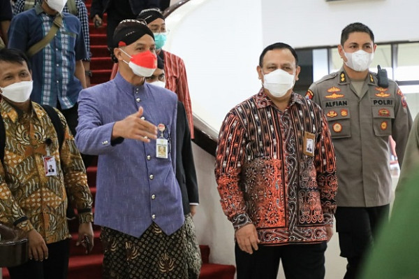 Ganjar Kumpulkan Bupati/Wali Kota dan Pimpinan DPRD, Ingatkan tidak Korupsi