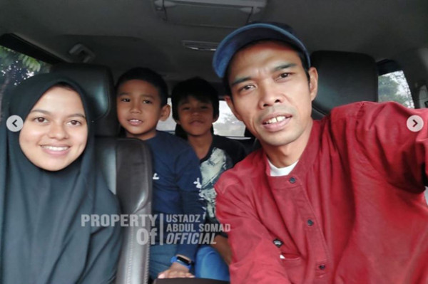 Ustaz Abdul Somad Cerita Topi Usang dan Doa untuk Anak Kecil