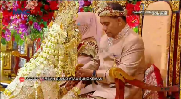 10 Momen Ria Ricis dan Teuku Ryan Jalani Prosesi Adat saat Akad Nikah