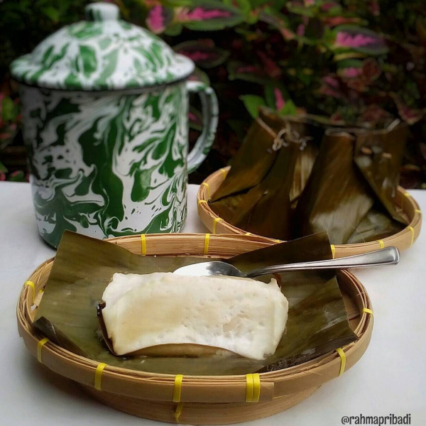 7 Jajanan Pasar yang Dibungkus Daun Pisang, Sudah Coba?