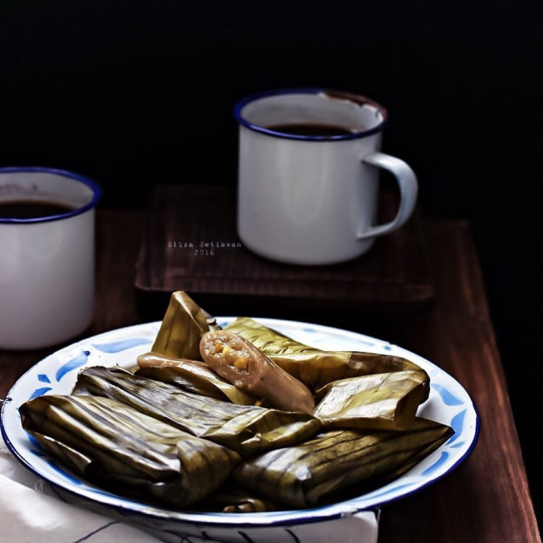 7 Jajanan Pasar yang Dibungkus Daun Pisang, Sudah Coba?