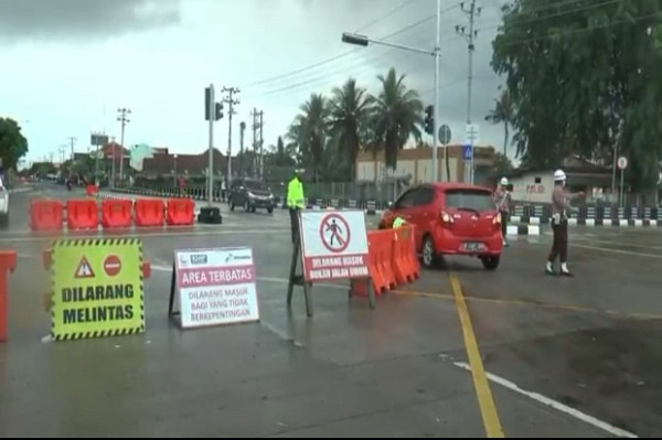 Penampakan Kilang Pertamina Cilacap Kobaran Api dan Asap Hitam Masih Membumbung di Angkasa