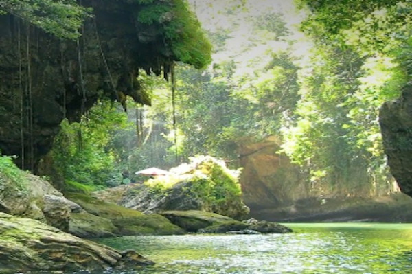 5 Destinasi Wisata Indonesia yang Mirip di Luar Negeri, Nomor 4 Berasa di Hawaii