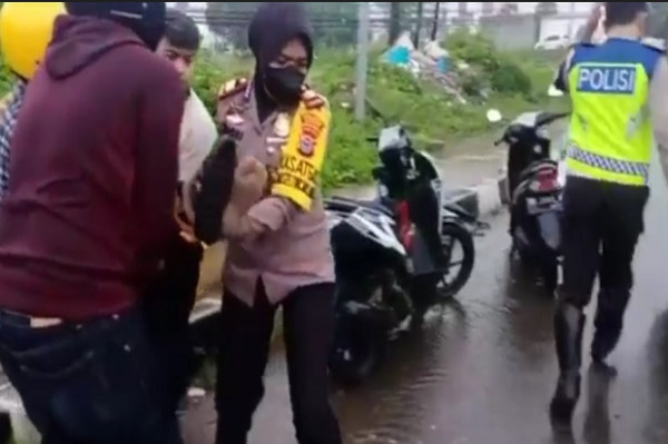Ini Profile Polwan Cantik Berpangkat AKP yang Viral karena Tolong Ibu Korban Kecelakaan