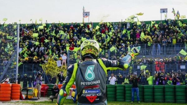 7 Balapan Monumental Valentino Rossi, Nomor 6 Bikin Marquez Celaka