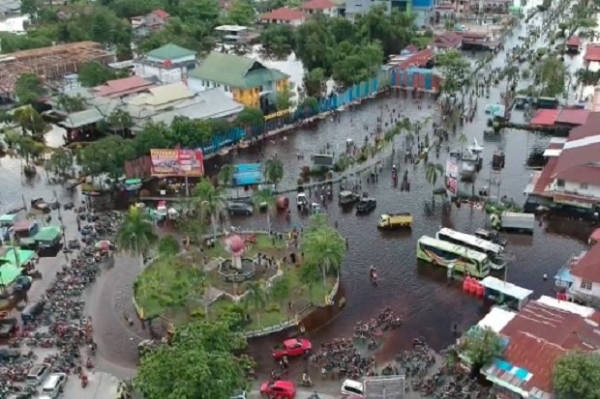 Direndam Banjir Sintang Selama 3 Minggu Lebih, Kota Sintang Lumpuh