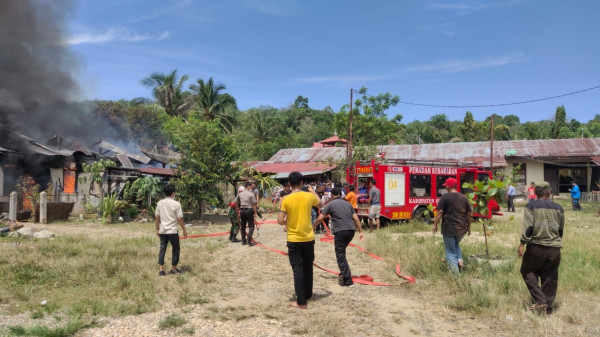 Si Jago Merah Lalap 4 Unit Asrama Polisi di Sijunjung