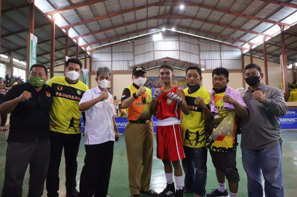 Manajer Pertina Parepare Beri Bonus Atlet yang Juara Tinju Amatir Sulsel