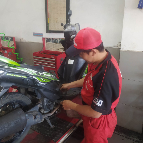 Tips Merawat Busi Motor Agar Performa Mesin Kendaraan Terjaga