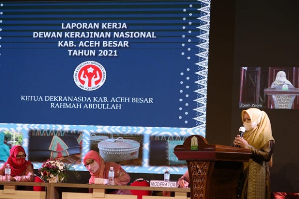 Rahmah Abdullah Raih Juara Satu Lomba Penilaian Laporan Ketua Dekranasda se-Aceh 2021