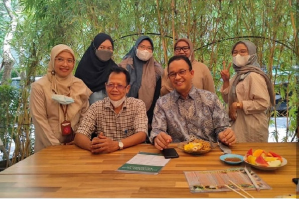 Seru! Anies Baswedan-Ridwan Kamil Berbalas Pantun Sampai Bawa-bawa Bini