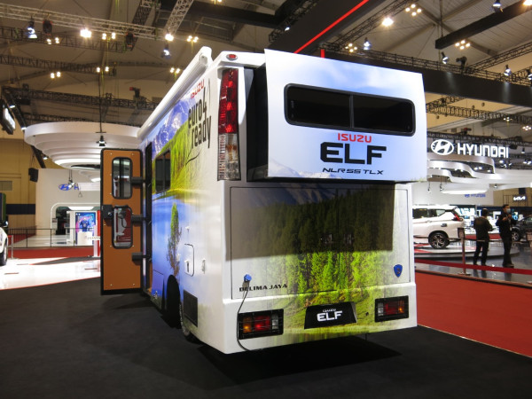 Yuk, Bedah Keistimewaan Rumah Berjalan Isuzu ELF Harga Rp800 Juta