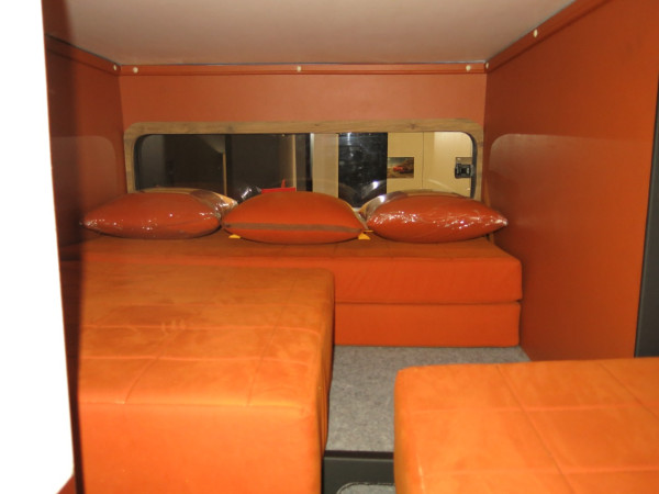 Yuk, Bedah Keistimewaan Rumah Berjalan Isuzu ELF Harga Rp800 Juta