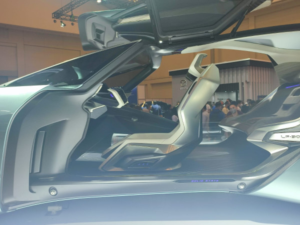 Jadi Pusat Perhatian Pengunjung, Begini Ternyata Interior Lexus LF-30