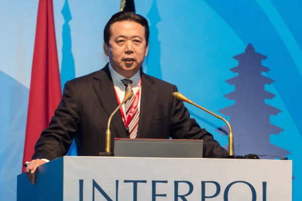 Istri Eks Bos Interpol: China Seperti Monster, Memakan Anaknya Sendiri