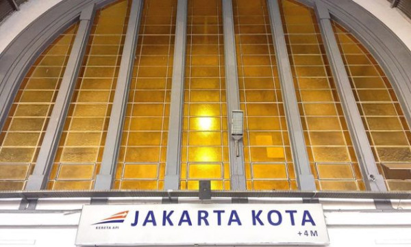 5 Halte Transjakarta Dekat Stasiun KRL, Nomor 2 dan 3 Cuma Selangkah