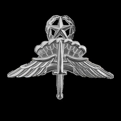 12 Brevet, Wing, dan Badge Hiasi Seragam Jenderal Andika, Ini Penjelasannya