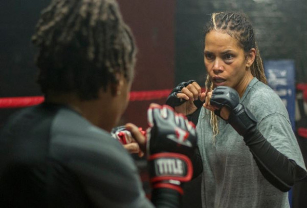 4 Fakta Halle Berry: Maniak Pertarungan hingga Jadi Petarung MMA