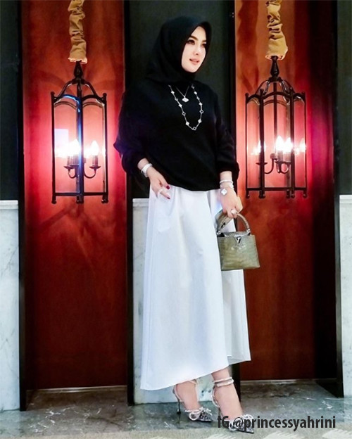 7 Artis Hijrah dengan Memakai Hijab, Nomor 6 Dapat Hidayah setelah Salat Istikharah