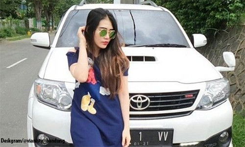 Koleksi Mobil Penyanyi Dangdut, Ayu Ting Ting hingga Iis Dahlia