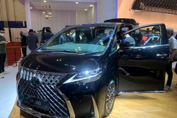 Kantong Pas-pasan Minggir, Ini Mobil Termahal di GIIAS 2021 Untuk Crazy Rich