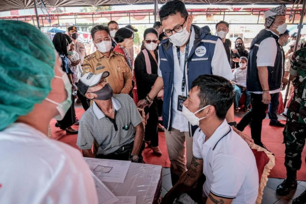 Gelar Sentra Vaksinasi COVID-19 di Toraja Utara, Menparekraf Dorong Destinasi Wisata Bangkit