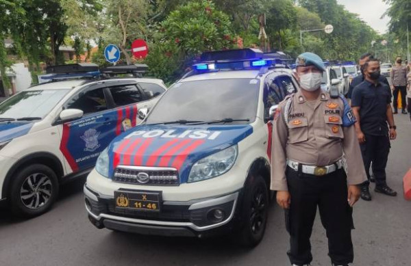 Ini Negara-negara yang Kenakan Denda Besar bagi Pengemudi yang Nyetir Sambil Telepon