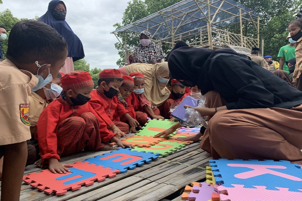 Cerdaskan Anak Bangsa, MNC Peduli Bantu Taman Baca di Babelan Bekasi