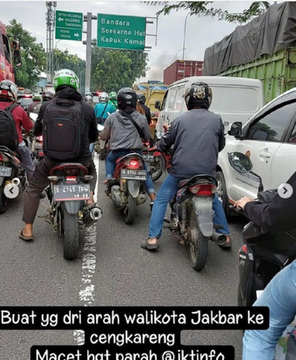 Daan Mogot-Cengkareng Dikepung Kemacetan Parah, Imbas Perbaikan Jalan di Tangerang