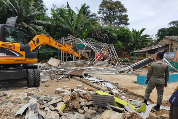Pembongkaran Belasan Tempat Hiburan Malam di Kemang Bogor Nyaris Bentrok