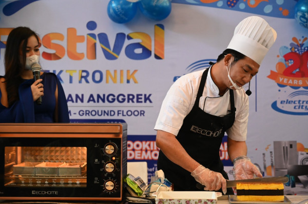 Chef Eddy Siswanto Bagikan Rahasia Lapis Surabaya Enak, Ini Resepnya!
