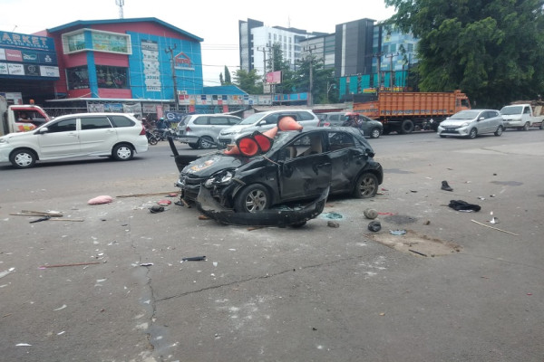 Mencekam, Ini Penampakan usai Bentrok Massa GMBI dengan Koalisi LSM Karawang