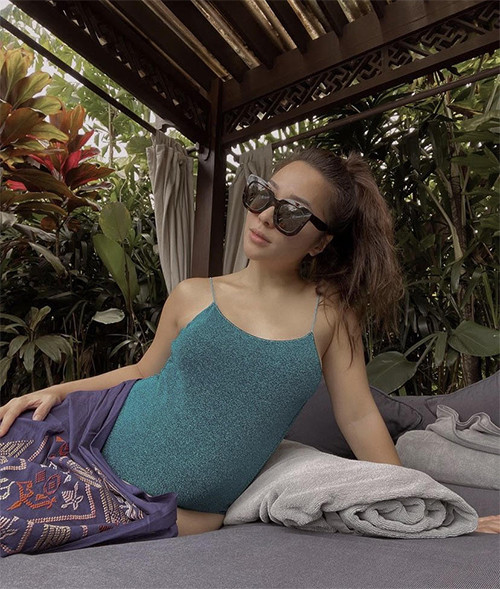 4 Potret Cantik Nikita Willy Pamer Baby Bump, Aura Keibuan Sudah Terlihat