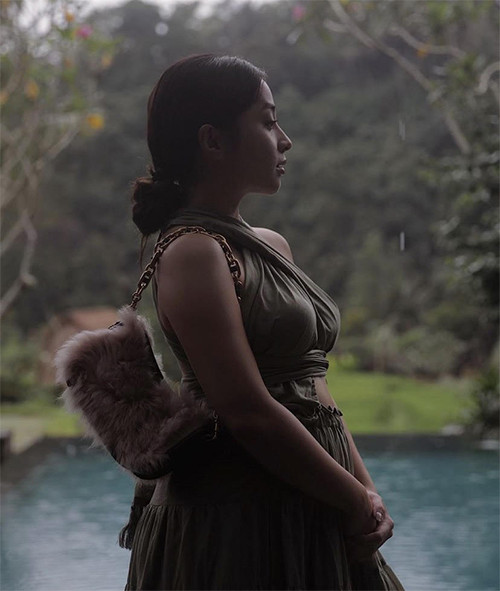 4 Potret Cantik Nikita Willy Pamer Baby Bump, Aura Keibuan Sudah Terlihat