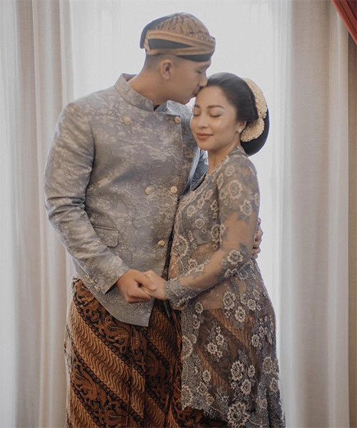 4 Potret Cantik Nikita Willy Pamer Baby Bump, Aura Keibuan Sudah Terlihat