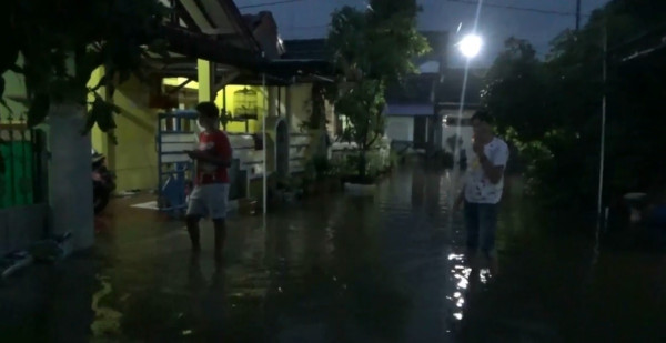 2 Jam Diguyur Hujan, Rumah dan Jalur Pantura Terendam Banjir