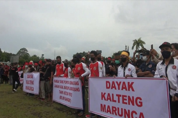 Tak Hormati Adat Istiadat Lokal, Ribuan Orang Dayak Bawa Sajam Gelar Aksi Tolak Ormas TBBR