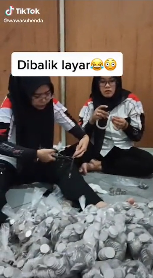Viral! Pria Beli Motor Pakai Uang Koin Sekarung, Jumlahnya Bikin Melongo