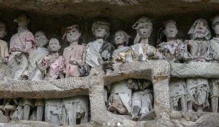 3 Destinasi Wisata Makam Kuno di Tana Toraja, Nomor 2 Dijamin Menegangkan