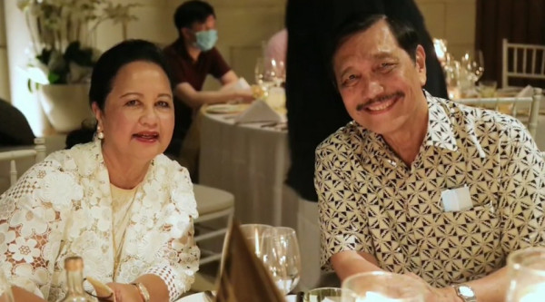 Romantis, Cerita Cinta Luhut Merayakan 50 Tahun Pernikahan