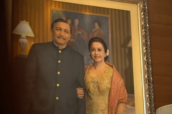 Romantis, Cerita Cinta Luhut Merayakan 50 Tahun Pernikahan