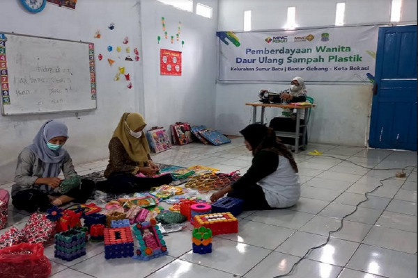 Pelatihan Daur Ulang MNC Peduli-MNC Sekuritas, Warga: Tambah Uang Belanja