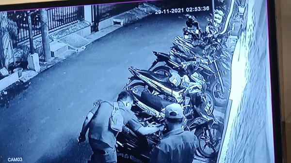 Kurang 2 Menit Bandit Gasak Motor di Depan Pesantren Tombo Ati Tanjung Priok