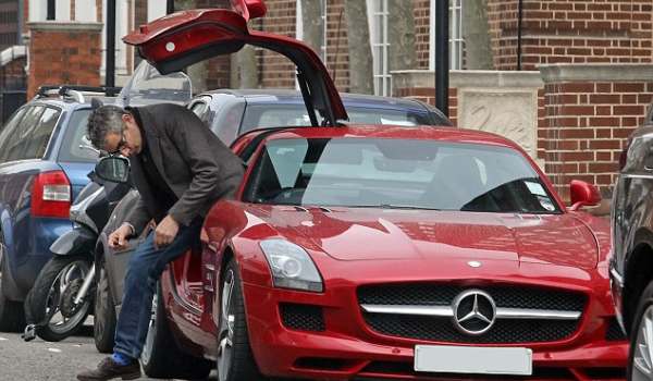 7 Koleksi Mobil Mr Bean, dari Klasik hingga Sport Rp168 Miliar