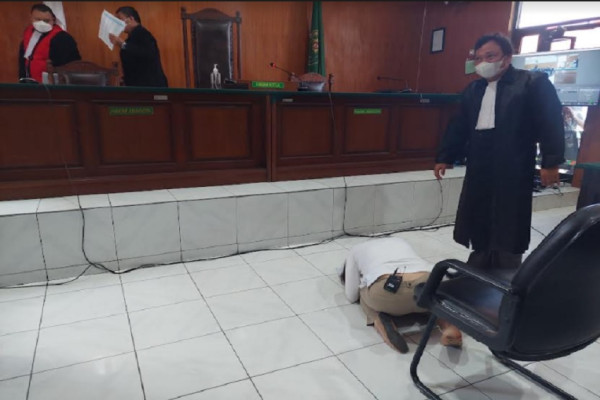 Tangis Pecah Usai Divonis Bebas, Valencya: Saya Akan Liburan Dulu Mengajak Anak-anak